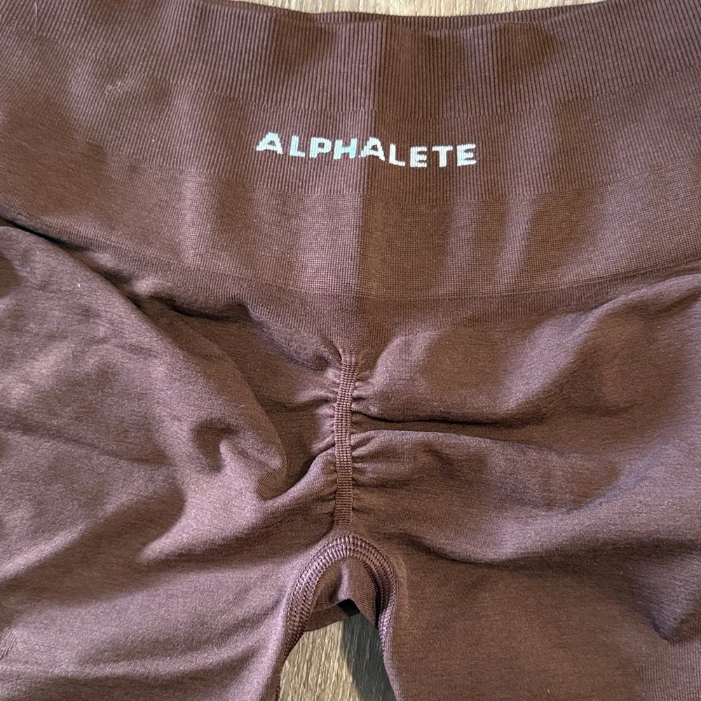 Alphalete Women's Chocolate Bike Shorts - Picture 2 of 5
